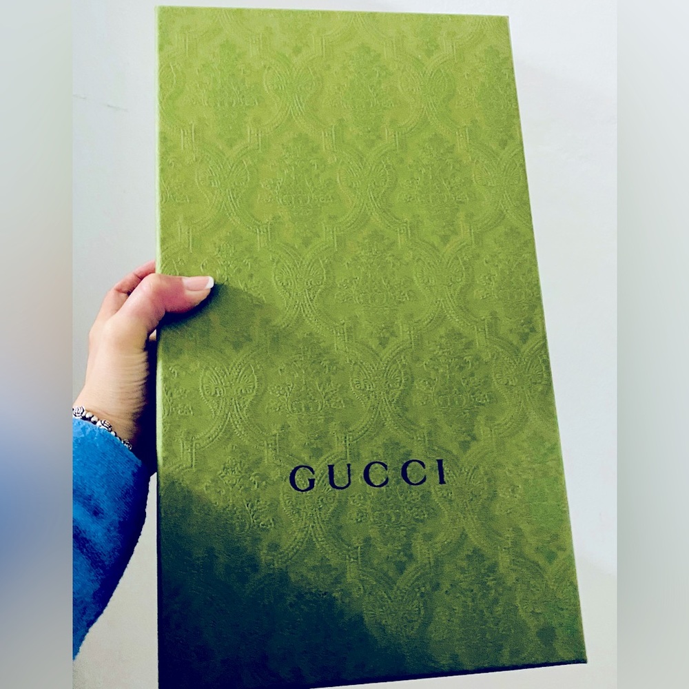 Gucci empty box. Perfect for a gift or decor.shoe size 7.5